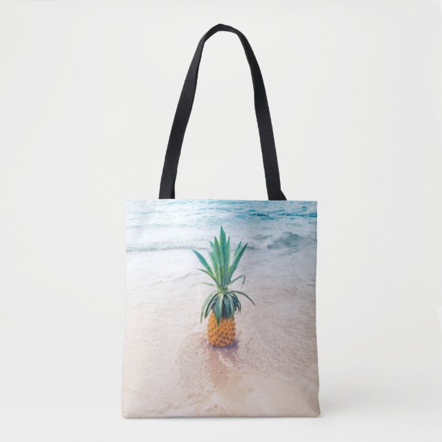 Ananas-Früchte am Strand am Morgen Tasche (Vorderseite)
