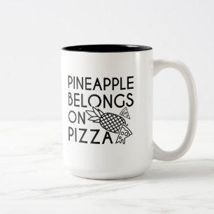 Ananas gehört auf Pizza Zweifarbige Tasse