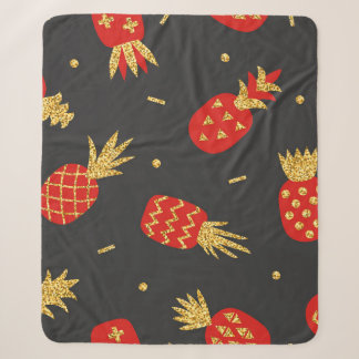 Ananas, Glitzer, schwarzer Hintergrund. Sherpadecke