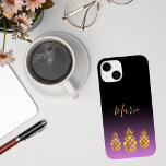 Ananas, lila pinkfarben, tragen einen Namen Case-Mate iPhone 14 Hülle<br><div class="desc">3 Imitate goldfarbene tropische Ananas. Girly Lila,  rosa und schwarz ombre Hintergrund. Template für einen Namen,  goldfarbene handgeschriebene Stilschrift.</div>