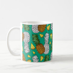 Ananas mit Blätter, kleine Stücke. Nahtlose Pappe Kaffeetasse