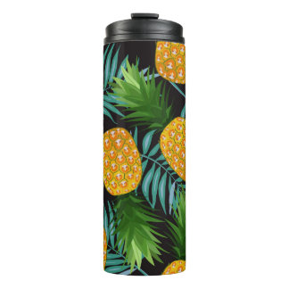 Ananas nahtloses Muster mit Blätter aus Palmen auf Thermosbecher
