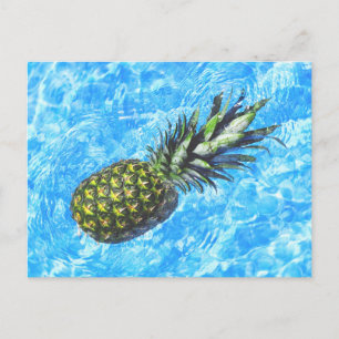 Ananas schweben im Wasser Friedlich Postkarte