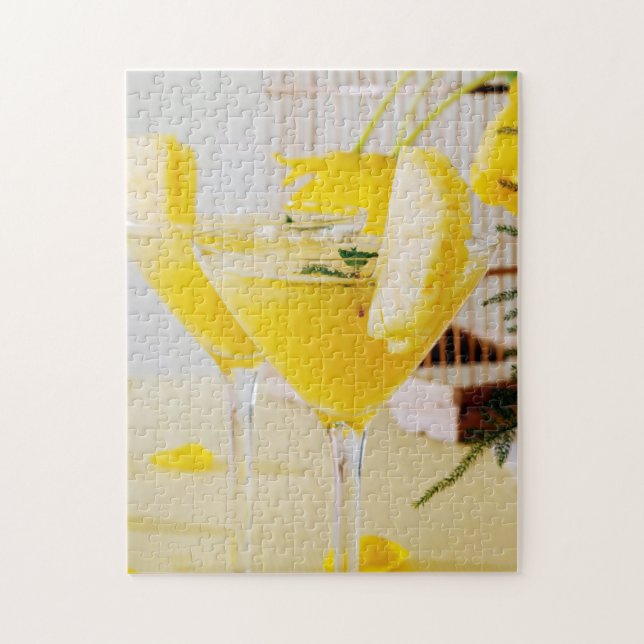 Ananas- und Ingwer-Fresca-Cocktail (Vertikal)