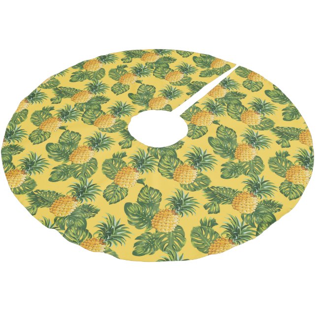 Ananas und tropische Blätter auf Gold Polyester Weihnachtsbaumdecke (Schrägansicht)