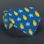 Ananas und tropisches blaues Muster Krawatte<br><div class="desc">Tropisches Obst und Blumenmuster.</div>