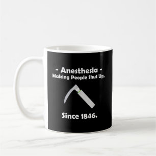 Anästhesie, die Menschen zum Stillstand bringt sei Kaffeetasse