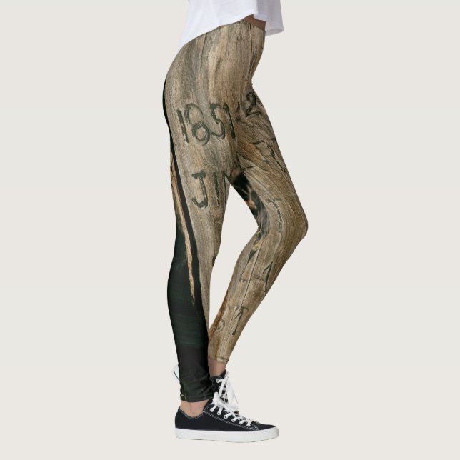 Ancien marqueur en bois Grave Leggings (Droite)