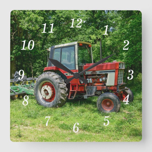 Ancienne horloge murale du tracteur international (Recto)
