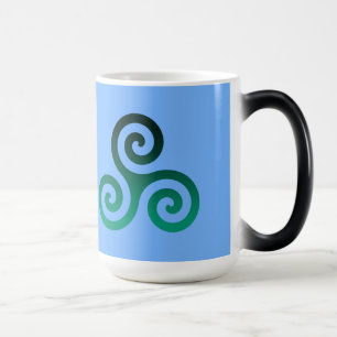 Ancient Green Triskele Pale Blue Verwandlungstasse
