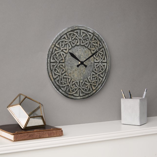 Ancient Infinite Weave Celtic Stone Wall Clock Große Wanduhr (Büro)