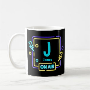 Ändere den Anfangsbuchstaben Name Blau Gelb On Air Kaffeetasse