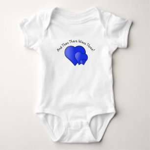 Ändern Sie Text, dann gab es drei! Blue Hearts B Baby Strampler