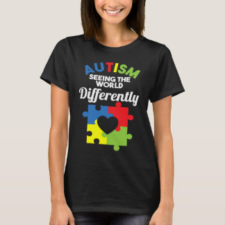 Anders sehen Autismus-Bewusstsein T-Shirt