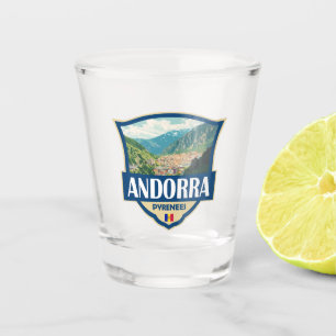 Andorra Illustration Retro-Abzeichen Schnapsglas
