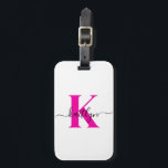 Anfänglicher Mit Monogramm Name in Pink Gepäckanhänger<br><div class="desc">Dieses einfache, elegante Gepäckanhänger mit Ihrem Vornamen in einem trendigen Script-Schriftart in schwarz tippt über Ihre erste erste in einem modernen Kappe-Schriftart in heißen Rosa auf der einen Seite und ein Dia in der Karte für Ihren Namen, Adresse und Telefonnummer auf der anderen Seite würde fantastisch auf Ihren Koffern aussehen....</div>