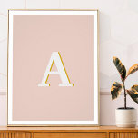 Anfangs Monogram Blush Pink Vintage Typography Poster<br><div class="desc">Ein einfaches minimalistisches Design mit einer Vintagen Retro-Typografie in Weiß mit einem goldenen Schatten auf einem rot-rosa Hintergrund. Der Brief kann einfach angepasst werden,  um Ihr eigenes Monogramm-Design zu erstellen!</div>