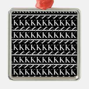 Anfangsbuchstabe K, Hintergrundfarbe auswählen Ornament Aus Metall