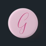 Anfangsbuchstabe Monogramm Hellrosa Schlicht Chic Button<br><div class="desc">Suchen Sie eine schöne Kalligrafie mit einer ästhetischen Handschrift? Dieses einfache, auffallende Design ist für Sie. Dieses Produkt beeindruckt sofort diejenigen, die es sehen. Das feine und geschmackvolle Design wird sofort die Qualität Ihrer Beziehung und Familie widerspiegeln.</div>