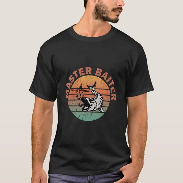 Angebohrte Master-Köderfischer-Camping-Ausrüstung T-Shirt (Vorderseite)