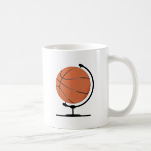 Angebrachter Basketball auf drehendem Schwenker Kaffeetasse