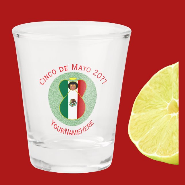 Angel Cinco de Mayo Personalisiert Schnapsglas (Angel dressed in Mexican Flag for Cinco de Mayo. Add name below in red. Above add holiday and year.)