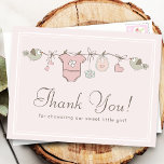 Angenehme rosa Wäscheleine | Babydusche Vielen Dan Postkarte<br><div class="desc">Ihr Gast aus der Babydusche wird diese rosa Dankeschön-Postkarte mit Babykleideraum und Vögeln,  die sie tragen,  Liebe.</div>