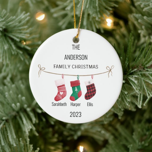 Angepasste Familie von 3 Strümpfen Name & Jahr Wei Keramik Ornament (Baum)