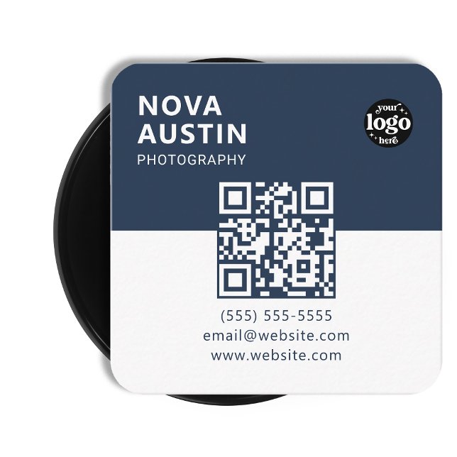 Angepasste fette Minimal-Firmenlogo Moderner QR-Co Quadratische Visitenkarte (Von Creator hochgeladen)