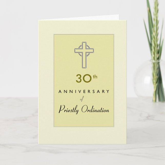 Angepasstes Jahr 30, Priester mit Embosse Karte (Vorderseite)