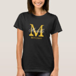 Angepasstes mit Monogramm Shirt | Gelbgold<br><div class="desc">Personalisierte Monogramm-Braut als Shirt | Gelbe Farben in Gold und Schwarz. Mit Monogramm T-Shirts mit individuelle Name in elegantem Skripttext. Personalisieren Sie für Braut,  Brautmädchen,  Blume,  Trauzeugin,  Ehrenmatron,  Brautmutter usw. Niedliche Idee für Hochzeitsfeier,  Brautparty und Junggeselinnen-Abschied.</div>