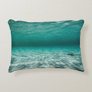 Angerautes Polyester Dekokissen