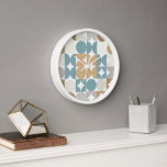Angesagte Abstrakte Halbkreise Industrielle Fusion Uhr<br><div class="desc">Schöne zeitgenössische Bräune, Elfenbein, Beige, taupe braune und aquamarin blaugrüne graue geometrische Kreise und Halbkreise Muster auf einem knackigen weißen Hintergrund. Elegantes, stilvolles und eklektisches minimalistisches Design für den künstlerischen Innenarchitekten, den künstlerischen Dekorator, den beliebten angesagten Trendsetter, den Vintagen Retro-Stil oder den abstrakten geometrischen Motiv-Liebhaber. Entdecken Sie dieses Design mit...</div>