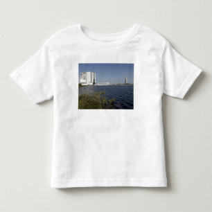 Angesehen über dem Becken, Raumfähre Atlantis Kleinkind T-shirt