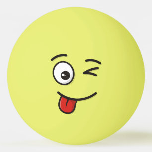Angesicht mit verstopfter Zunge und weinendem Auge Tischtennisball