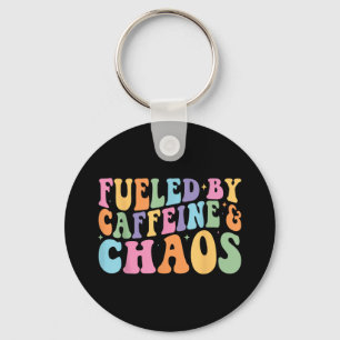 Angespornt durch Koffein und chaos lustigen Retro- Schlüsselanhänger