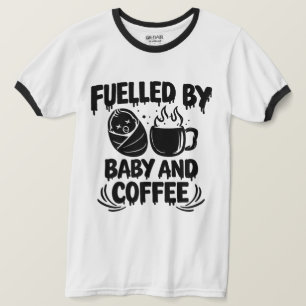 Angetrieben von Baby und Kaffee Papa T-Shirt
