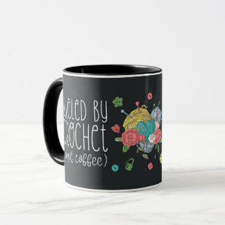 Angetrieben von Häkeln und Wolle Kaffee Tasse