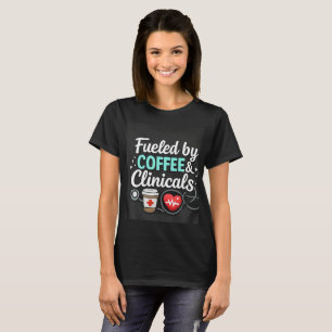Angetrieben von Kaffee und Klinik-Chaos Krankenpfl T-Shirt