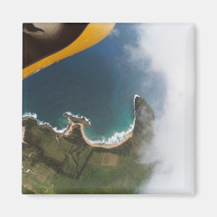Angetriebenes Hanggliding über Kauai Magnet