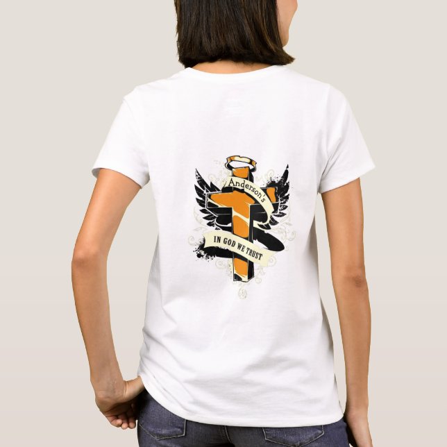 Angewohnter Familienname Gottes Wir vertrauen T-Shirt (Rückseite)