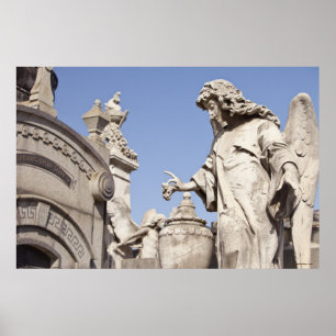 Angle Statue Nah oben im Friedhof La Recoleta Poster