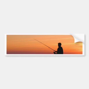 Angler und Sonnenuntergang auf Ufer der Ostsee Autoaufkleber