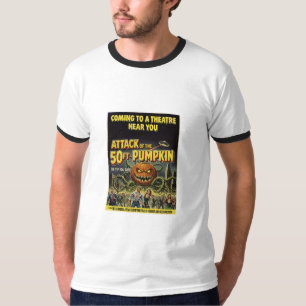 Angriff auf den 50ft Pumpkin T-Shirt