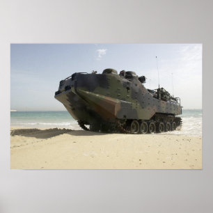 Angriff mit Amphibienfahrzeugs-Fahrzeug Poster