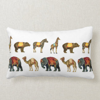 Animaux de cirque vintages sur le coussin de