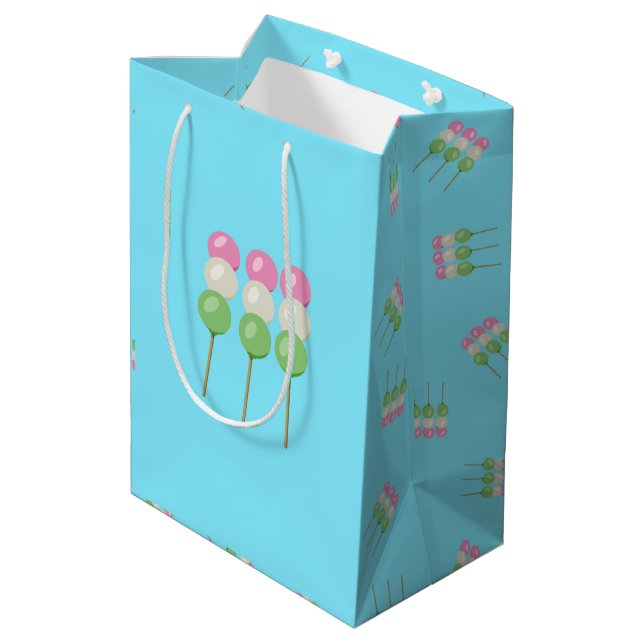 Anime Blue Pastel Dango Gift Bag Mittlere Geschenktüte (Rückseite Schrägansicht)