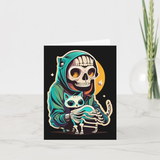 Anime Skeleton Holding a Cat Shirt Lazy Halloween Karte (Vorderseite)