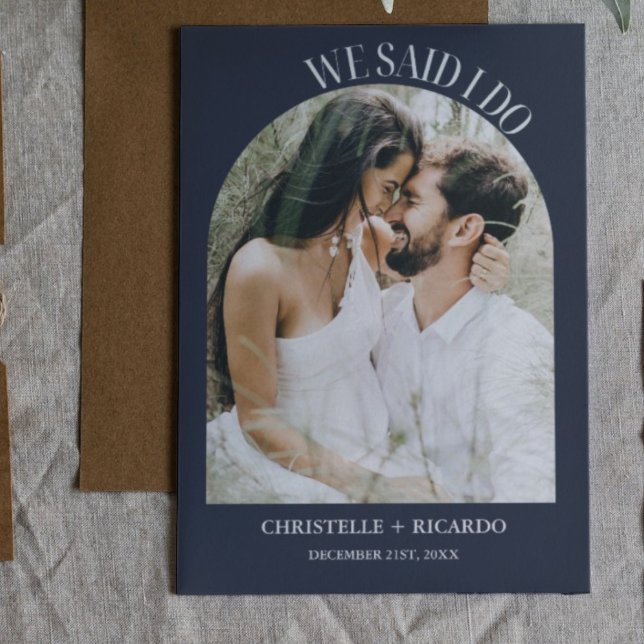 Ankündigung der Elegance Arch Navy Blue Elopement (Von Creator hochgeladen)