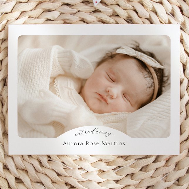 Ankündigung der Geburt des Minimalistischen Fotos (Von Creator hochgeladen)